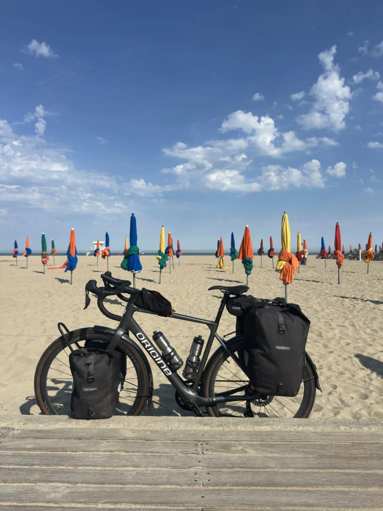 Paris – Granville à vélo : 1000 km en 5 jours, du béton parisien au grand large normand