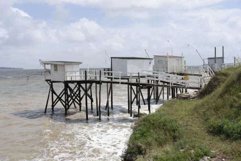 De l&rsquo;Atlantique à la Méditerranée : la Vélodyssée et le Canal des 2 Mers